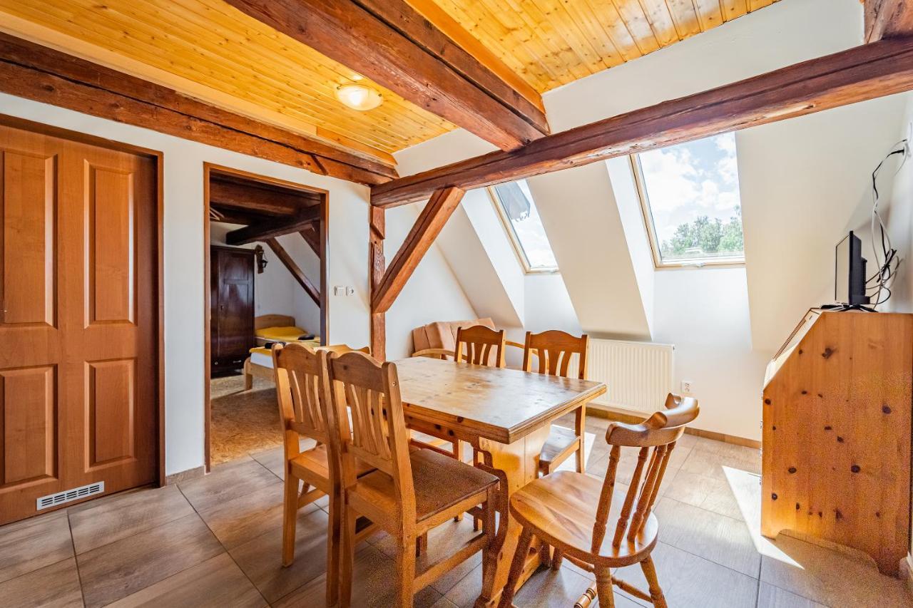 Apartment V Zatisi
