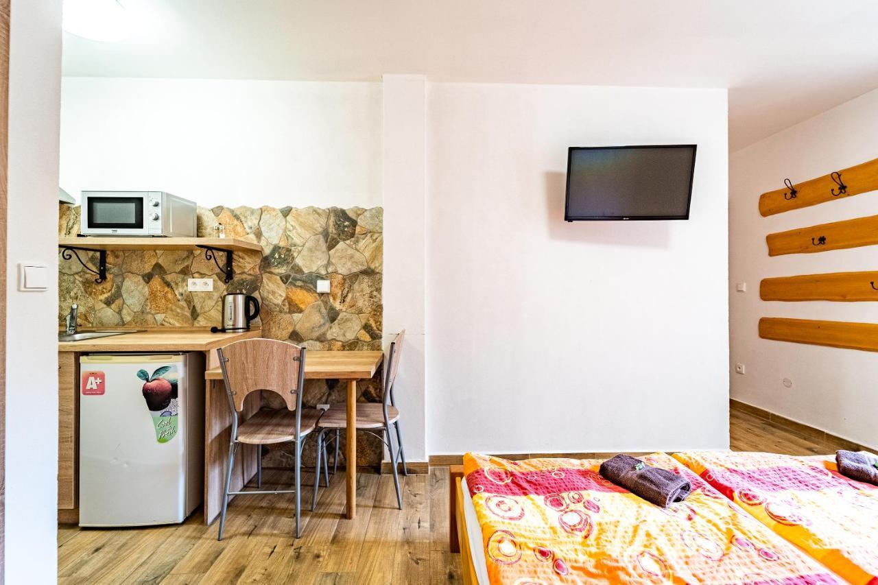 Apartment V Zatisi